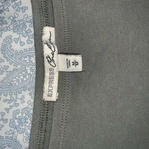 Express Sz M olive crop top.